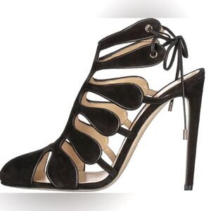 COPY - Chloe Gosselin heels